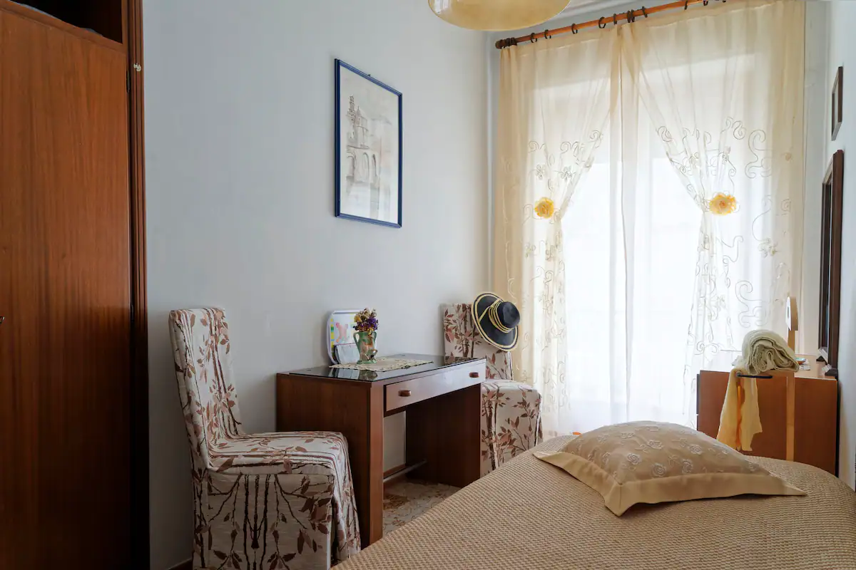 Room for solo traveller photo