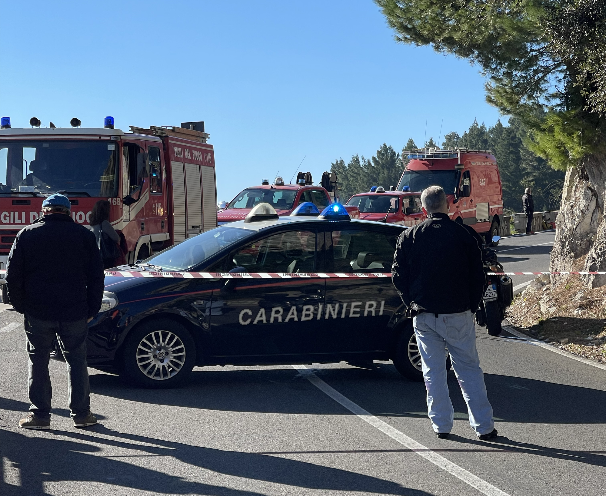 Positano Cracks Down on Wild Parking: Tow Trucks in Action