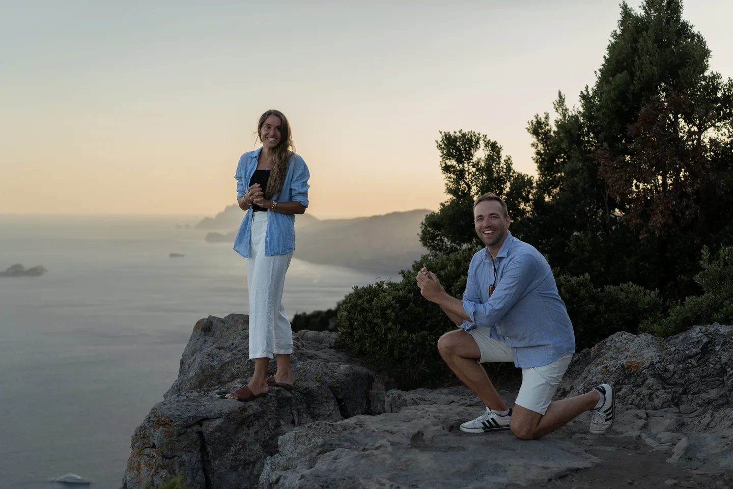 A shared laugh on the mountain viewpoint