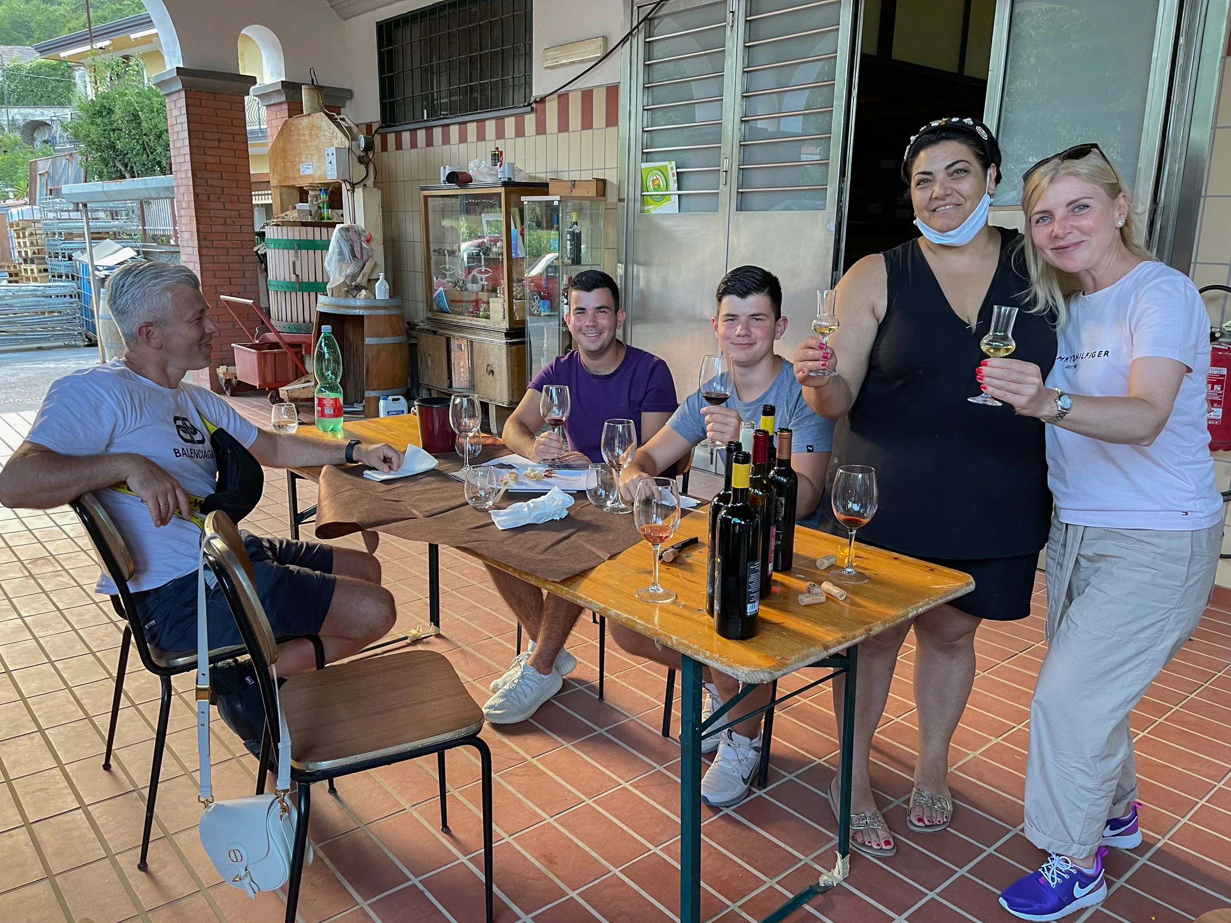 Wine tasting with guests at a family winery in Tramonti
